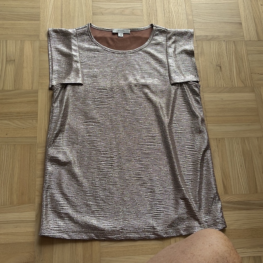 Pretty rose gold Maette party top. XS